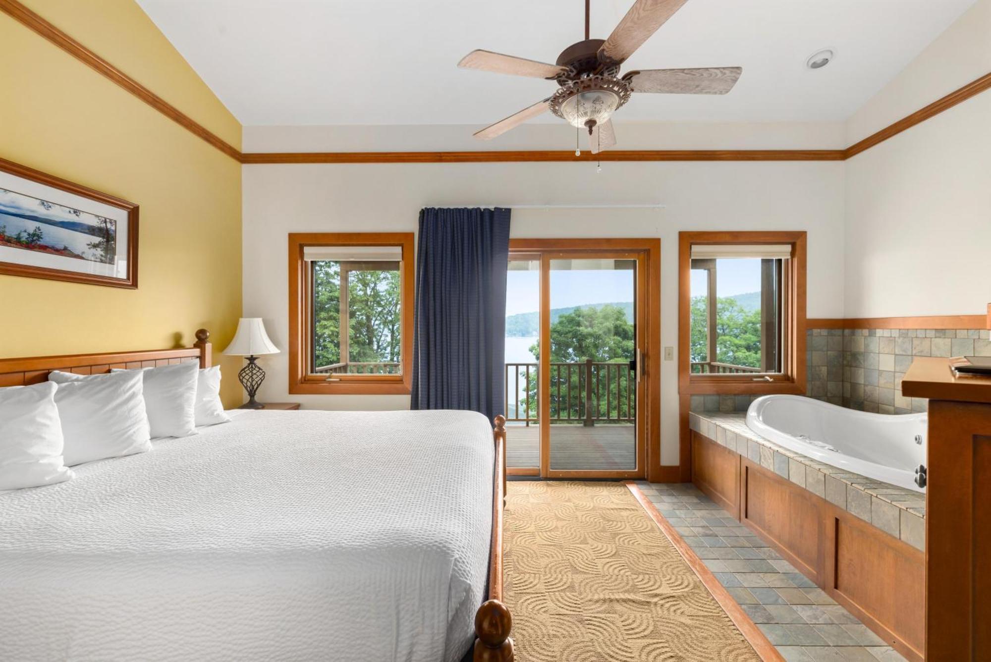 Sun Castle Resort Lake George Buitenkant foto