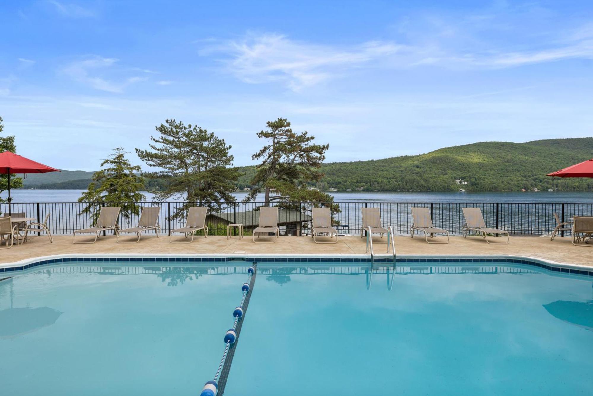 Sun Castle Resort Lake George Buitenkant foto