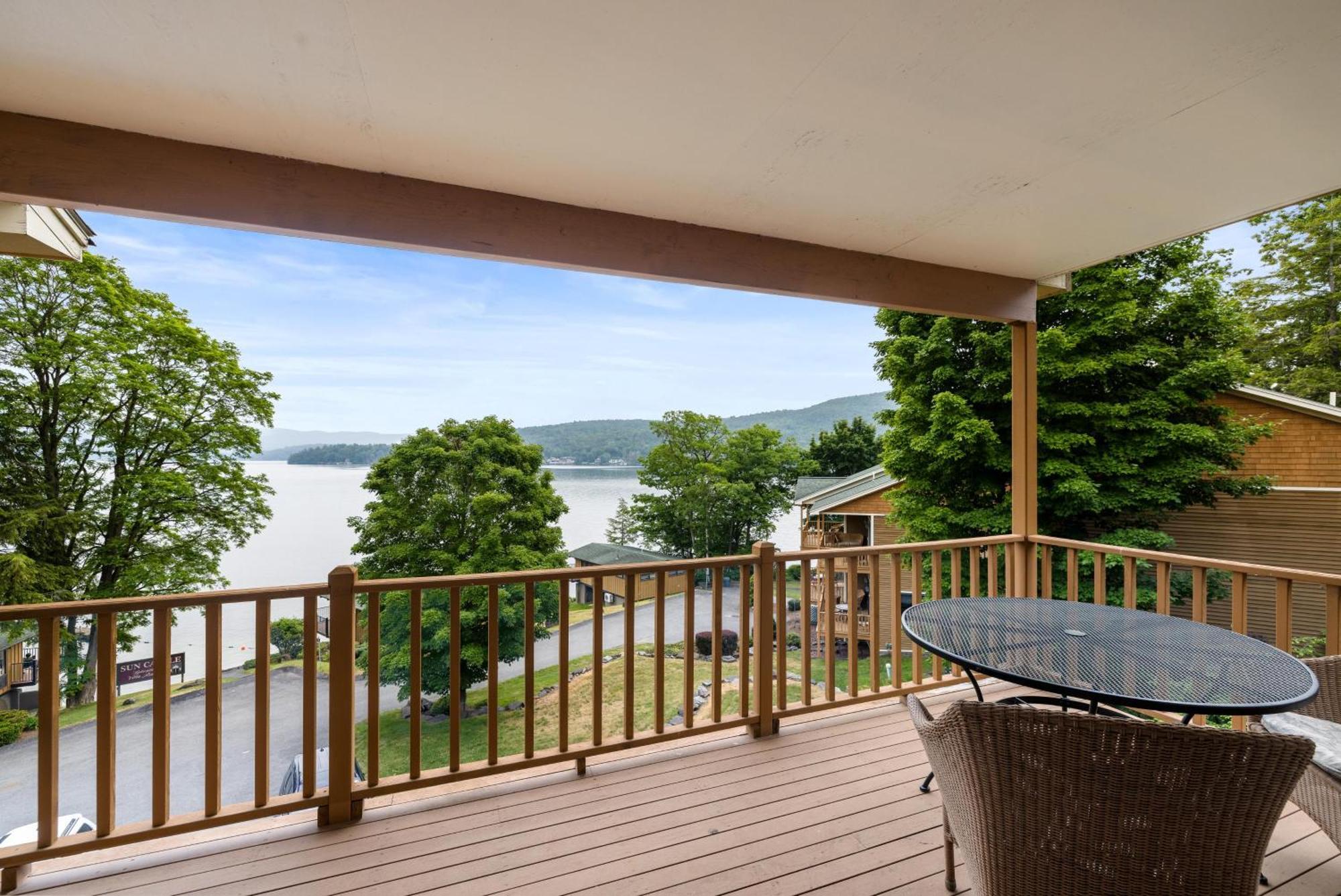 Sun Castle Resort Lake George Buitenkant foto